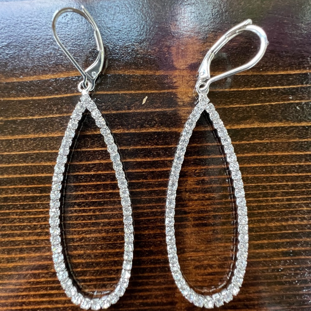 Rhinestone tear drop earrings